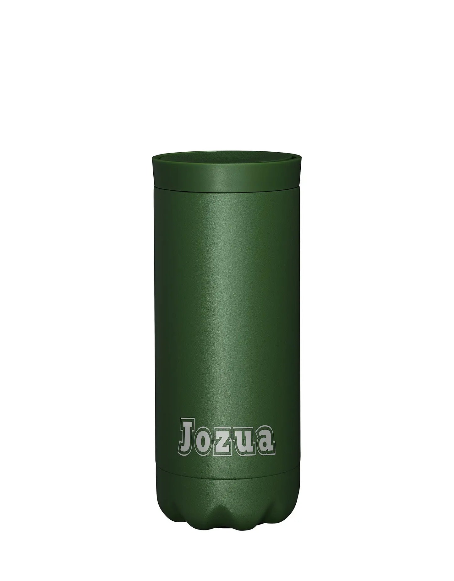 groene thermosfles met een groene deksel en Jozua er op, staand op een witte achtergrond.