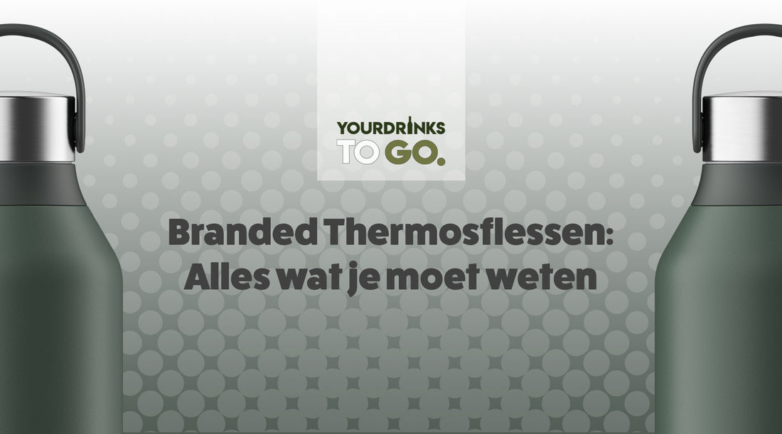 Groene flessen op een bolletjes achtergrond met in het midden tekst en een logo